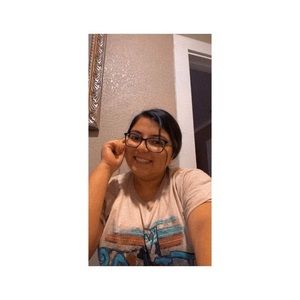 Meet your Posher, Denise